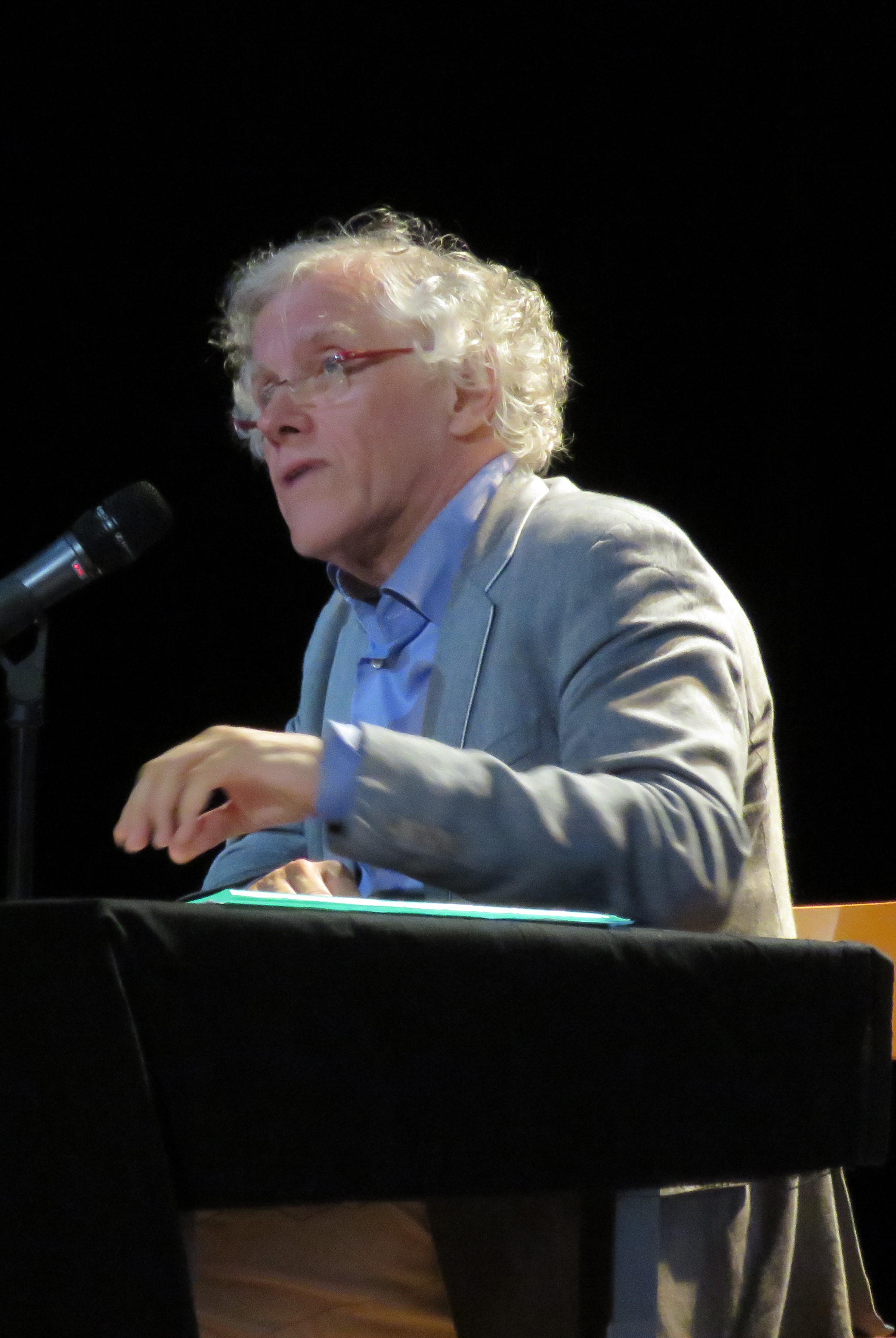 Pascal Ory fait un hommage à Gaston Lagaffe et provoque un incident diplomatique avec la Belgique.