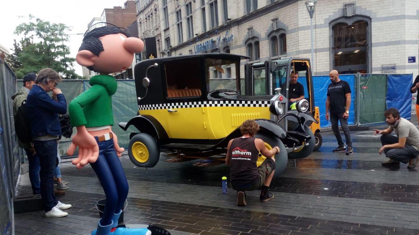 Demain, Gaston Lagaffe (enfin, sa statue) fera la circulation sur la Place Verte de Charleroi. Aïe, aïe, aïe !