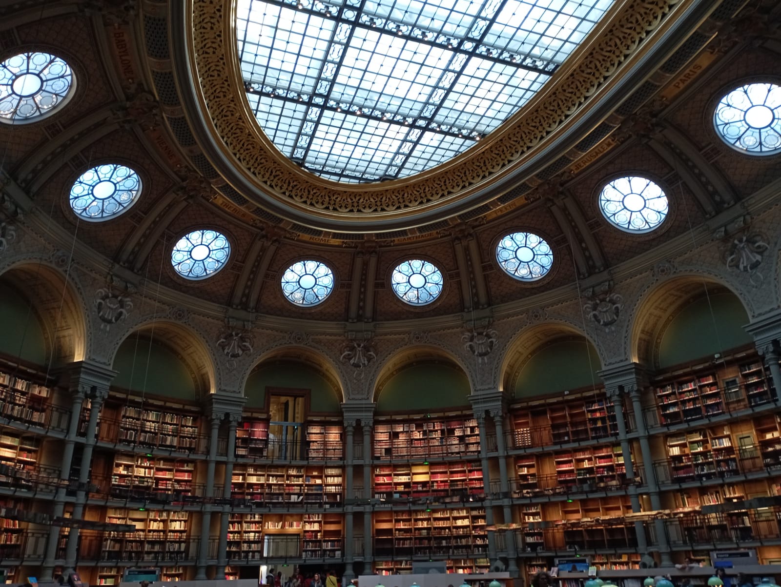 De la BD dans la Salle Ovale ressuscitée de la BnF