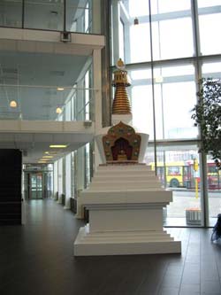 Le « Chorten de Tintin » à l'expo Cosey de Charleroi