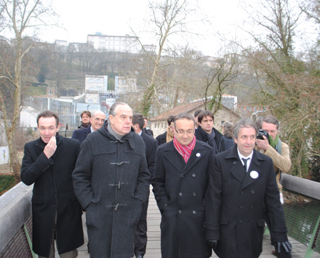 Le maire d'Angoulême Philippe Lavaud renvoie (un peu facilement) le FIBD et la Cité dos à dos