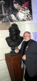 Rosinski nommé officier des Arts et des Lettres lors de son exposition à Versailles