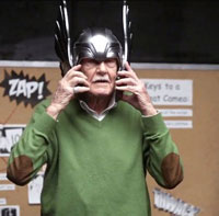 Stan Lee donne une leçon sur l'art du caméo !