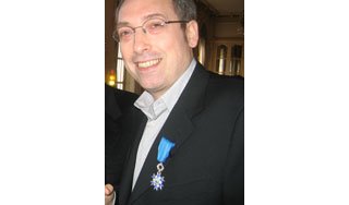 Guy Delcourt, Chevalier dans l'Ordre national du Mérite