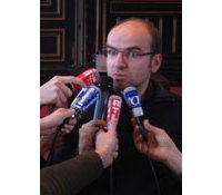 Lewis Trondheim passe un shampooing au Festival International d'Angoulême