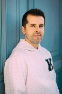 Tony Valente : « Avec l'Inquisition, je critique un système autoritaire » [INTERVIEW]