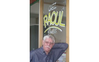 Raoul Cauvin (<i>Cédric</i>, <i>Les Tuniques Bleues</i>) : « Je sers le café chez Dupuis, cela m'inspire ! ». 