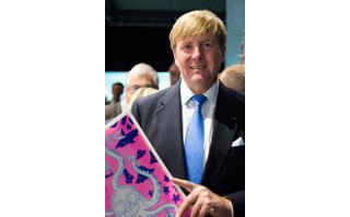 Foire du Livre de Francfort 2016 : les souverains belges et hollandais rendent visite aux auteurs de BD.