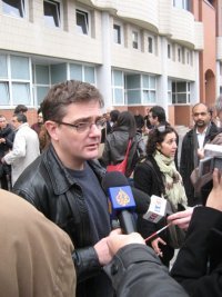 Charb : « Pour les religions et l'extrême-droite, c'est feu à volonté ! »