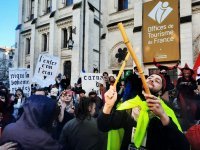 Angoulême 2025 : avec le Carnaval des luttes au FIDB, « on chante et on danse pour faire entendre notre colère »