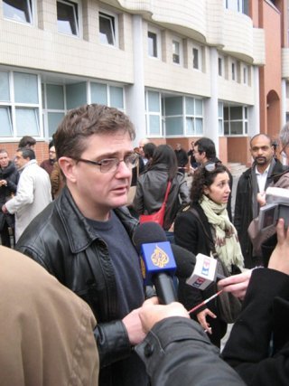 Charb : « Pour les religions et l'extrême-droite, c'est feu à volonté ! »