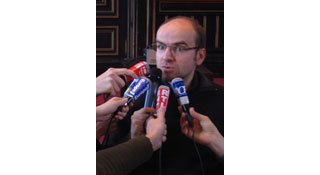 Lewis Trondheim passe un shampooing au Festival International d'Angoulême