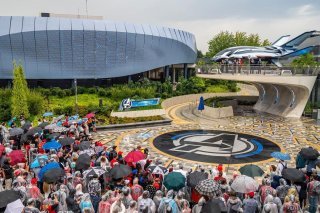 L'ouverture du Avengers Campus à DisneyLand Paris s'est déroulée sous la pluie entre applaudissements et tensions.