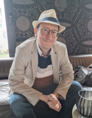 Jean-Paul Krassinsky (De pierre et d'os) : « Je voulais transmettre le choc de lecture que ce roman m'avait procuré. » [INTERVIEW]
