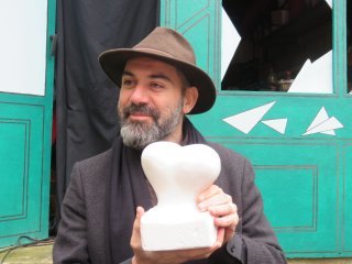 Kianoush, troisième lauréat du "Prix Couilles au Cul."