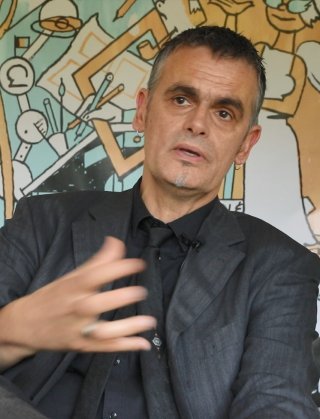 Frédéric Bézian : "En bande dessinée, le ciel bleu, l'herbe verte ne m'intéressent pas !" [VIDÉO]