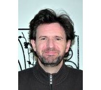 Vincent Dugomier ("Hell School") : "Malgré son interdiction légale, une forme de bizutage latent est présent dans toutes les cours d'école."