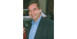 Dupuis : Le directeur général, Jean Deneumostier, démissionne.