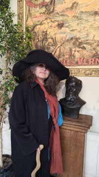 Emil Ferris (Moi ce que j'aime, c'est les monstres) en visite à la maison Jules Verne [VIDEO]