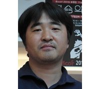 Park Kun-woong ("Je suis Communiste") : « Nous ne sommes pas libérés de la guerre des idéologies »