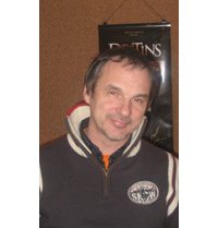 Frank Giroud : « Avec <i>Destins</i>, nous avons bénéficié de l'énergie créative de 13 scénaristes pour dépasser le résultat que l'on aurait atteint de manière individuelle ».