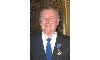 Albert Uderzo décoré par la Reine de Hollande