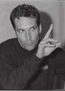 Un joueur de hockey américain met Todd McFarlane en faillite !