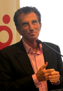 Jack Lang : « Il faut remettre sur le tapis toutes les questions de création, de production, de diffusion de la bande dessinée. C'est urgent, c'est vital. »