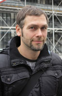 Jens Harder ("Beta...Civilisations") : " Comme Alice, le lecteur voyage dans mes images. Cela n'a rien de scientifique."