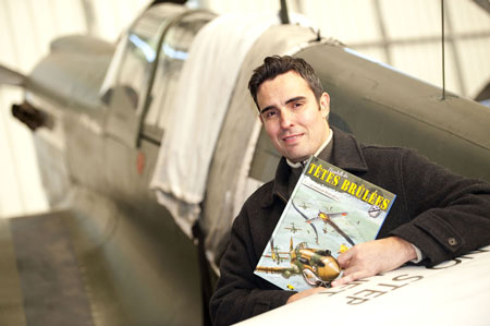 Jean-Michel Arroyo ("Buck Danny Classic") : « J'ai lu attentivement les 40 premiers albums dessinés par Victor Hubinon ! »