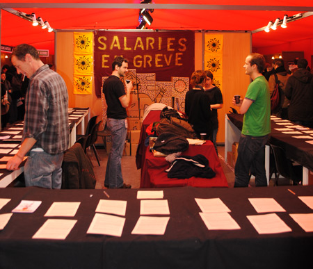 Angoulême 2011 : Le stand de l'Association occupé par les grévistes 