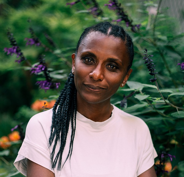 Marguerite Abouet (Aya de Yopougon) : « À travers le commissaire Kouamé, je peux régler mes propres angoisses par rapport à toutes les choses qui m'horripilent. » [INTERVIEW]