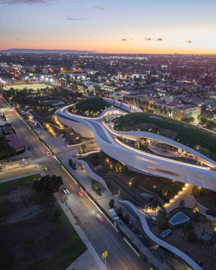 Le réalisateur Georges Lucas ouvre son "Musée des arts narratifs" en septembre à Los Angeles