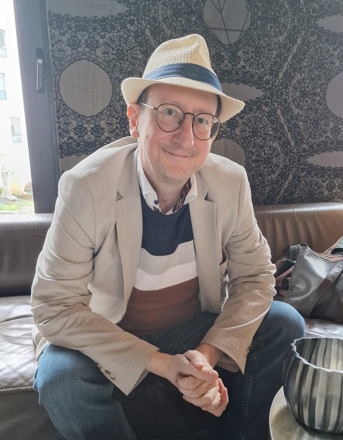 Jean-Paul Krassinsky (De pierre et d'os) : « Je voulais transmettre le choc de lecture que ce roman m'avait procuré. » [INTERVIEW]