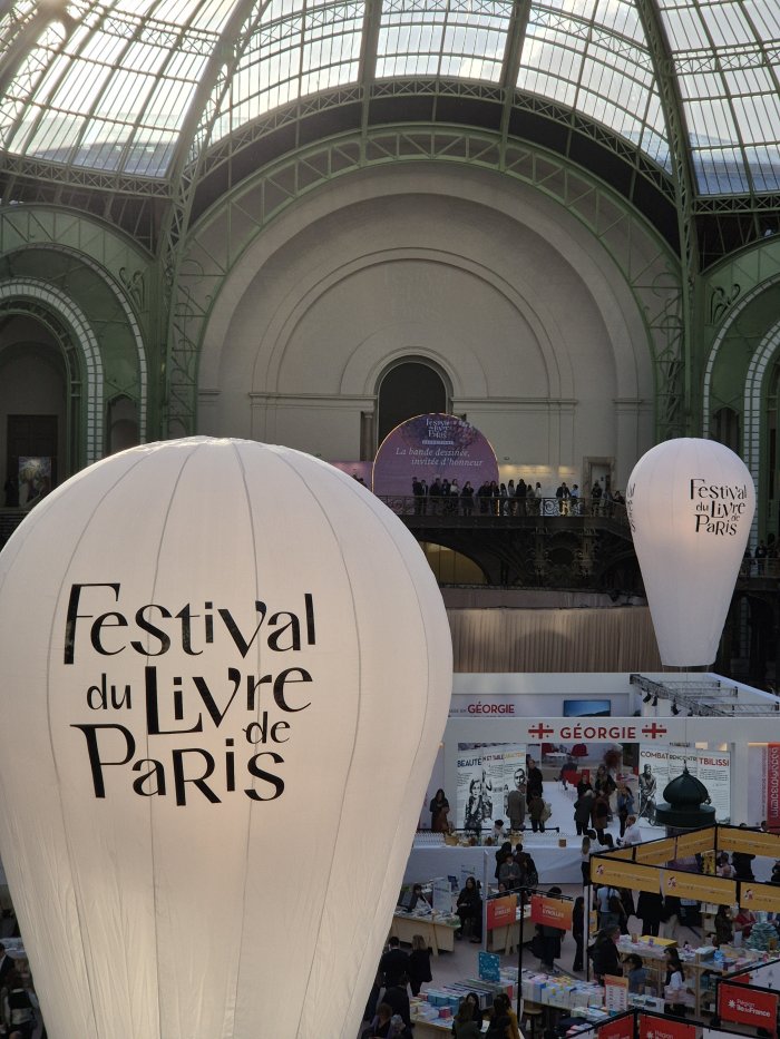 Choses vues au Festival de Paris : le « boxon » Macron