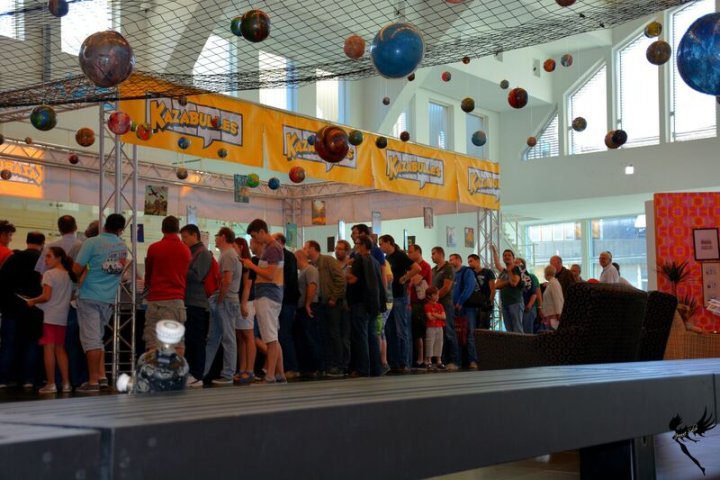 Échos de la Cité Miroir : L'Usine à Bulles, 1er Festival International de la Bande Dessinée de Liège. 