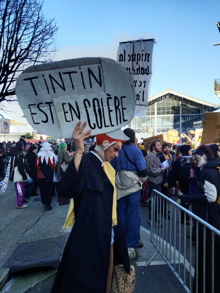 Angoulême 2025 : avec le Carnaval des luttes au FIDB, « on chante et on danse pour faire entendre notre colère »